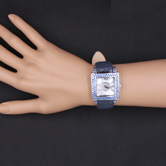 Blue Sapphire Diamond 3.37 Tcw Unisex Luxury Watch